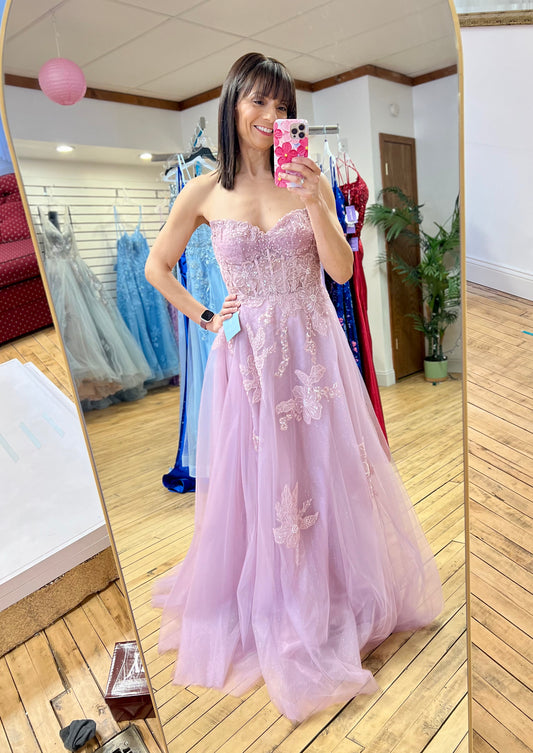 STRAPLESS LAYERED TULLE BALL GOWN