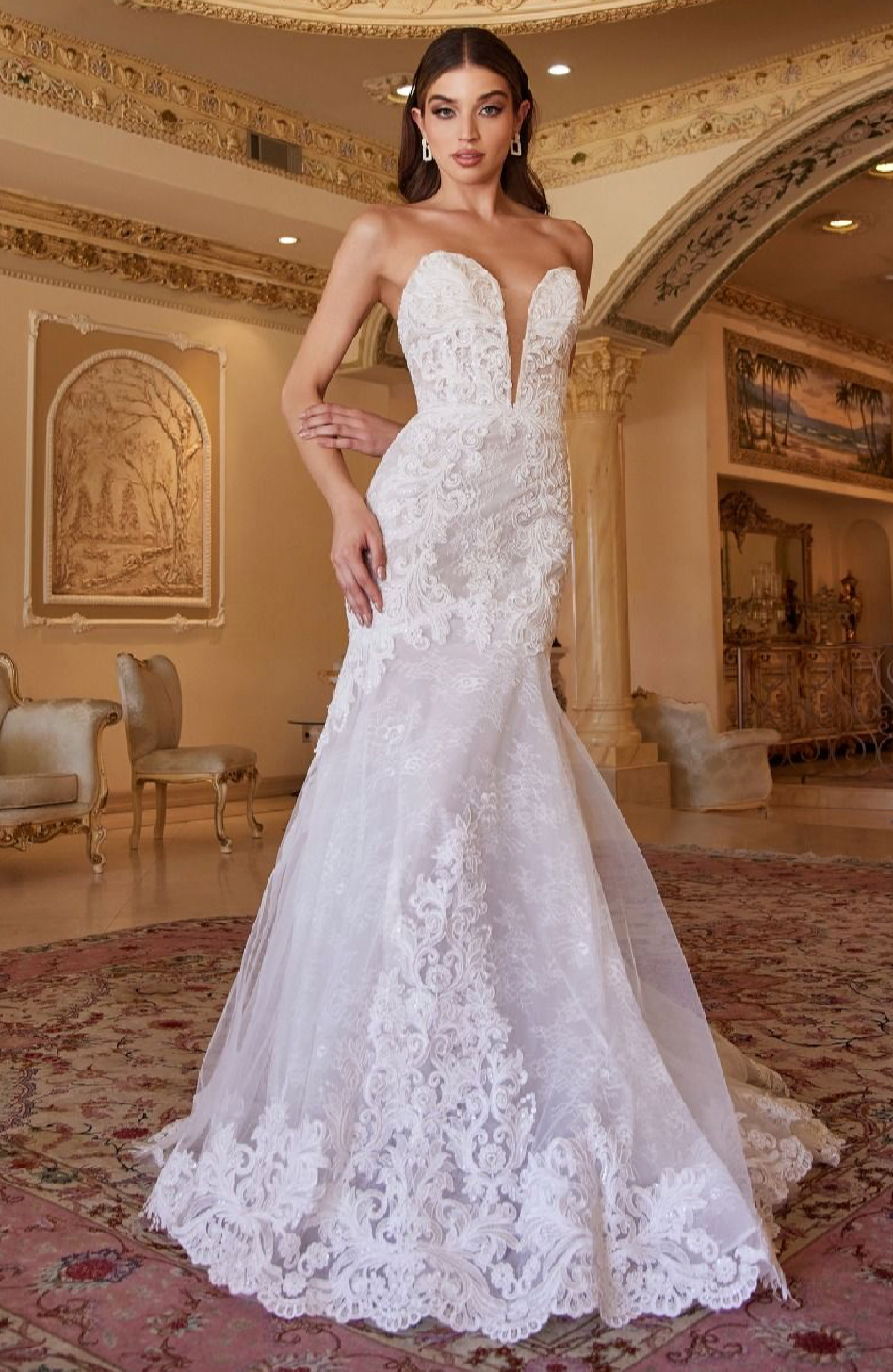 STRAPLESS LACE MERMAID WEDDING GOWN